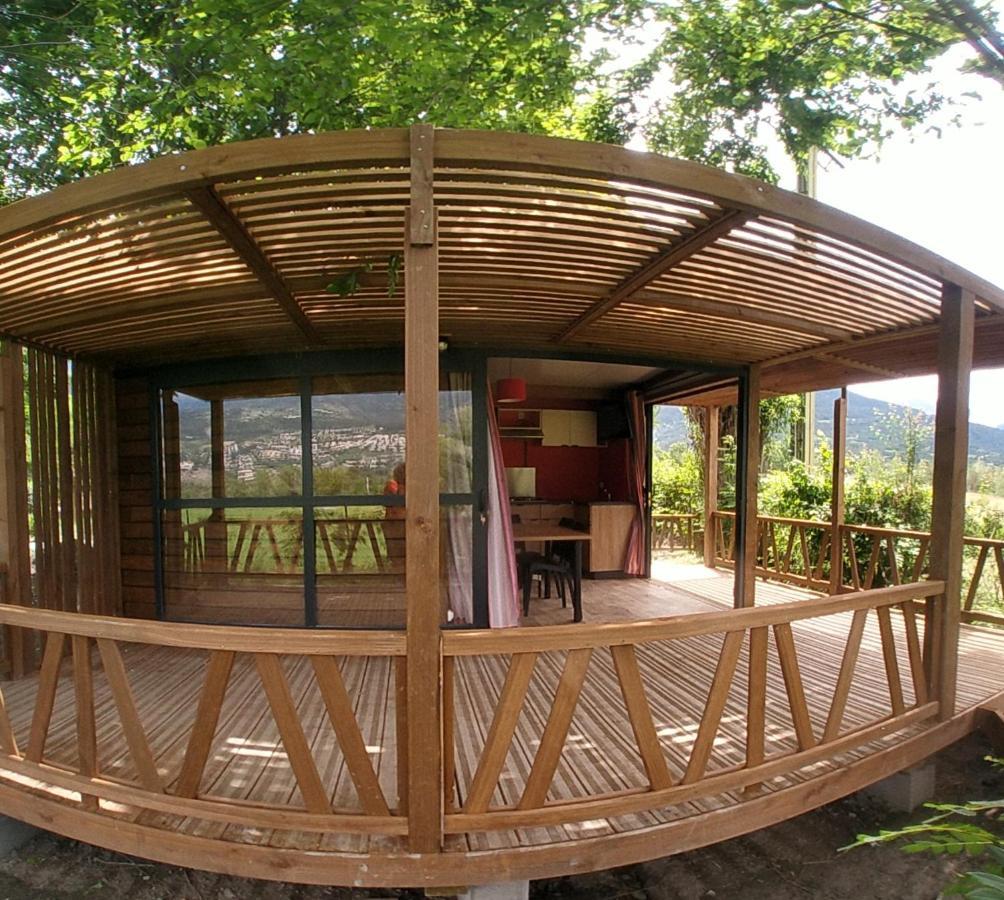 埃姆布能 Camping Les Grillons酒店 外观 照片