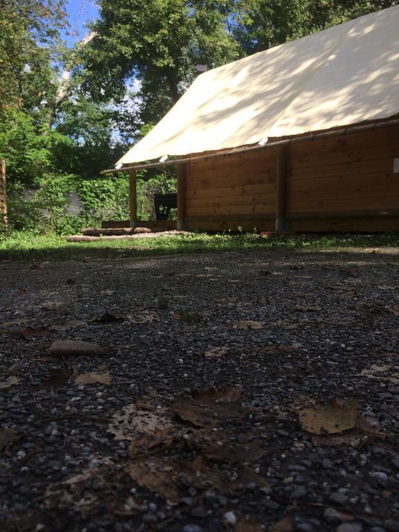 埃姆布能 Camping Les Grillons酒店 外观 照片