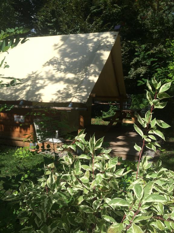 埃姆布能 Camping Les Grillons酒店 外观 照片