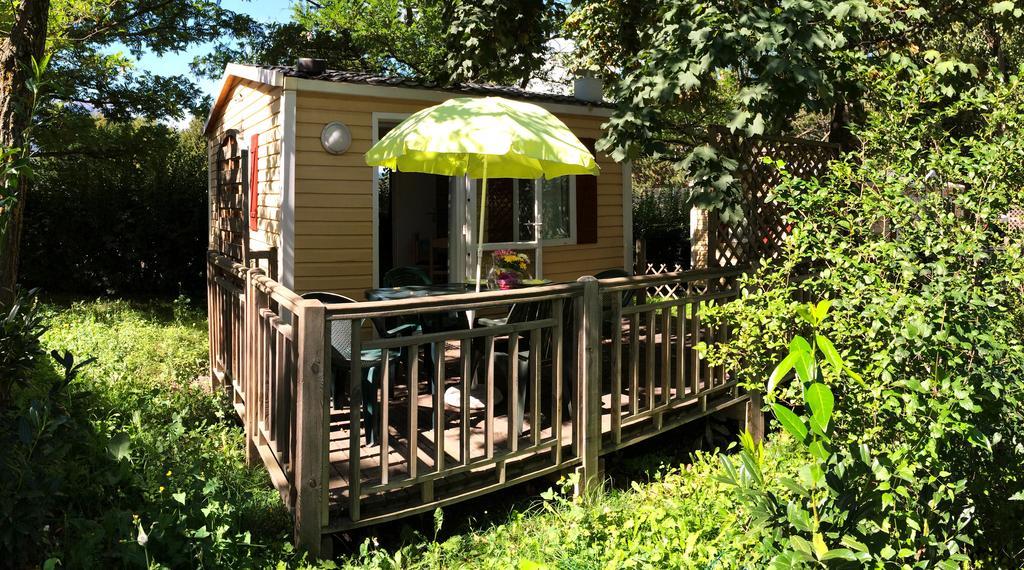 埃姆布能 Camping Les Grillons酒店 外观 照片